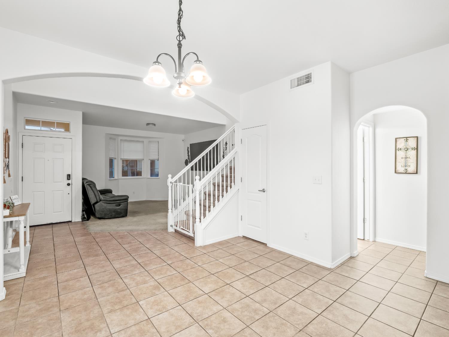 4056 W Pear Tree Ln, Fresno, CA 93722