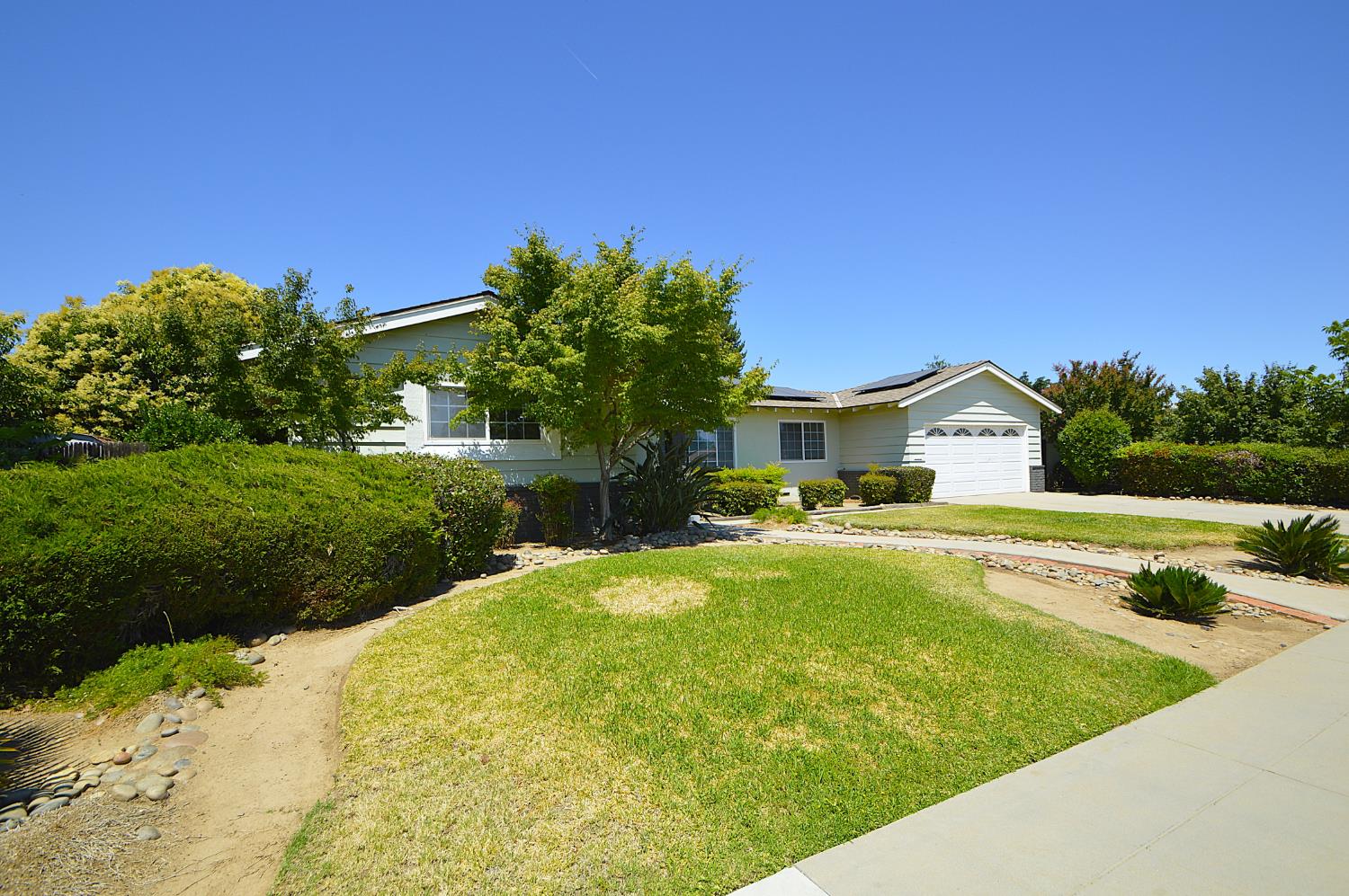 6039 N Maroa, Fresno, CA 93704