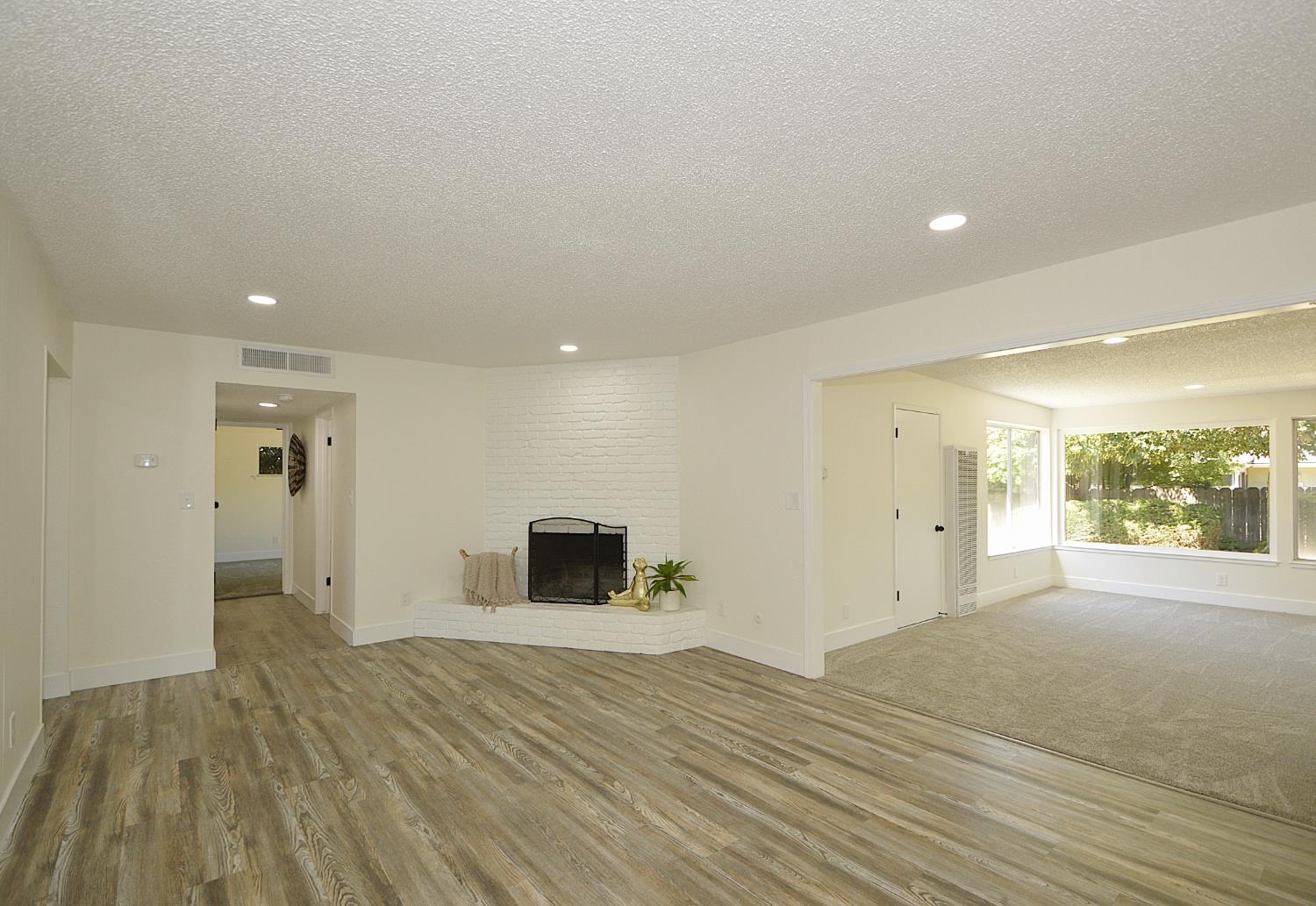 6039 N Maroa, Fresno, CA 93704