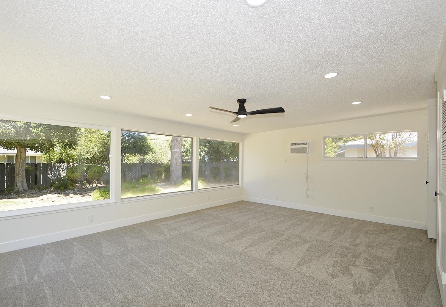 6039 N Maroa, Fresno, CA 93704
