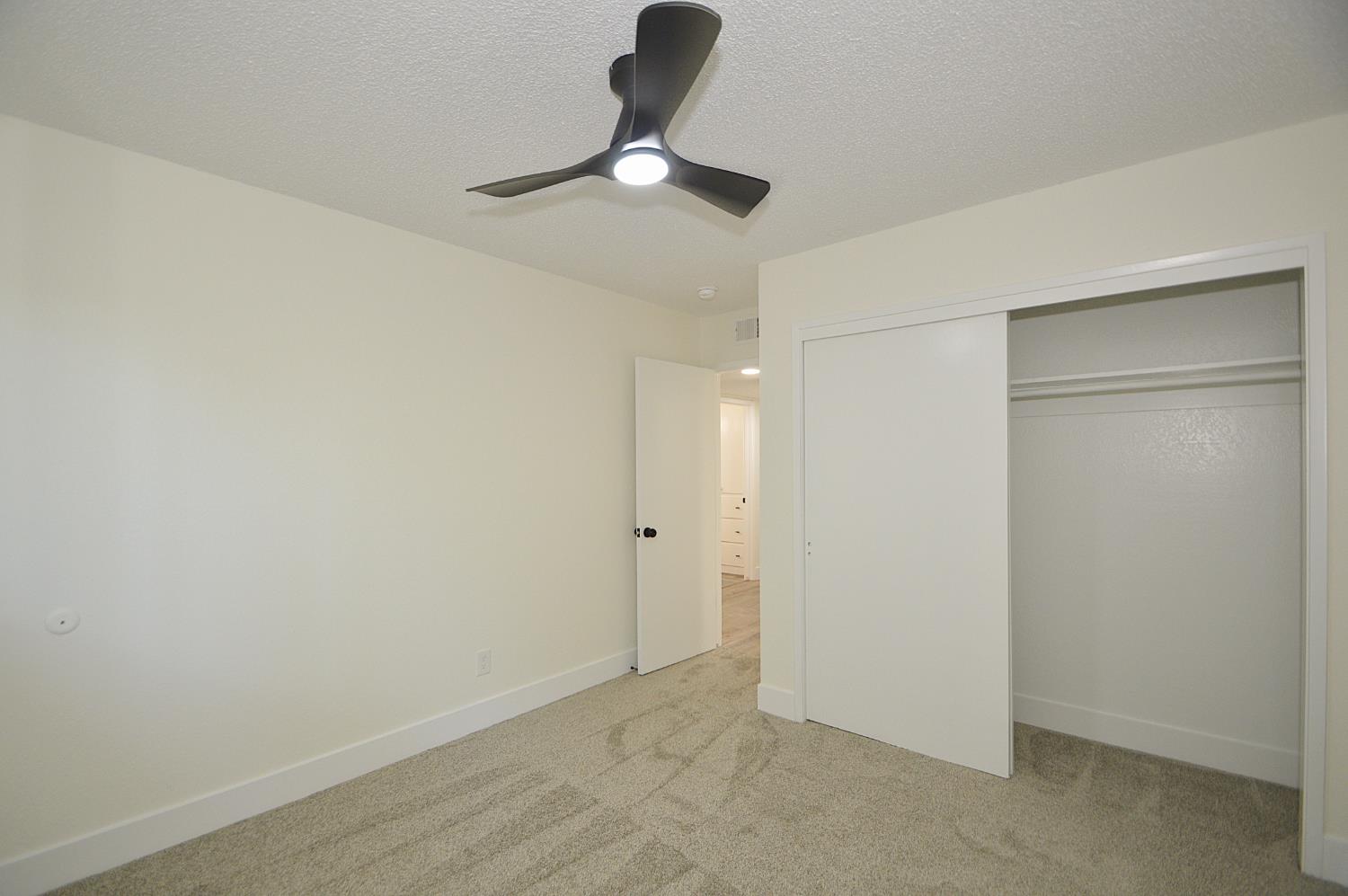 6039 N Maroa, Fresno, CA 93704