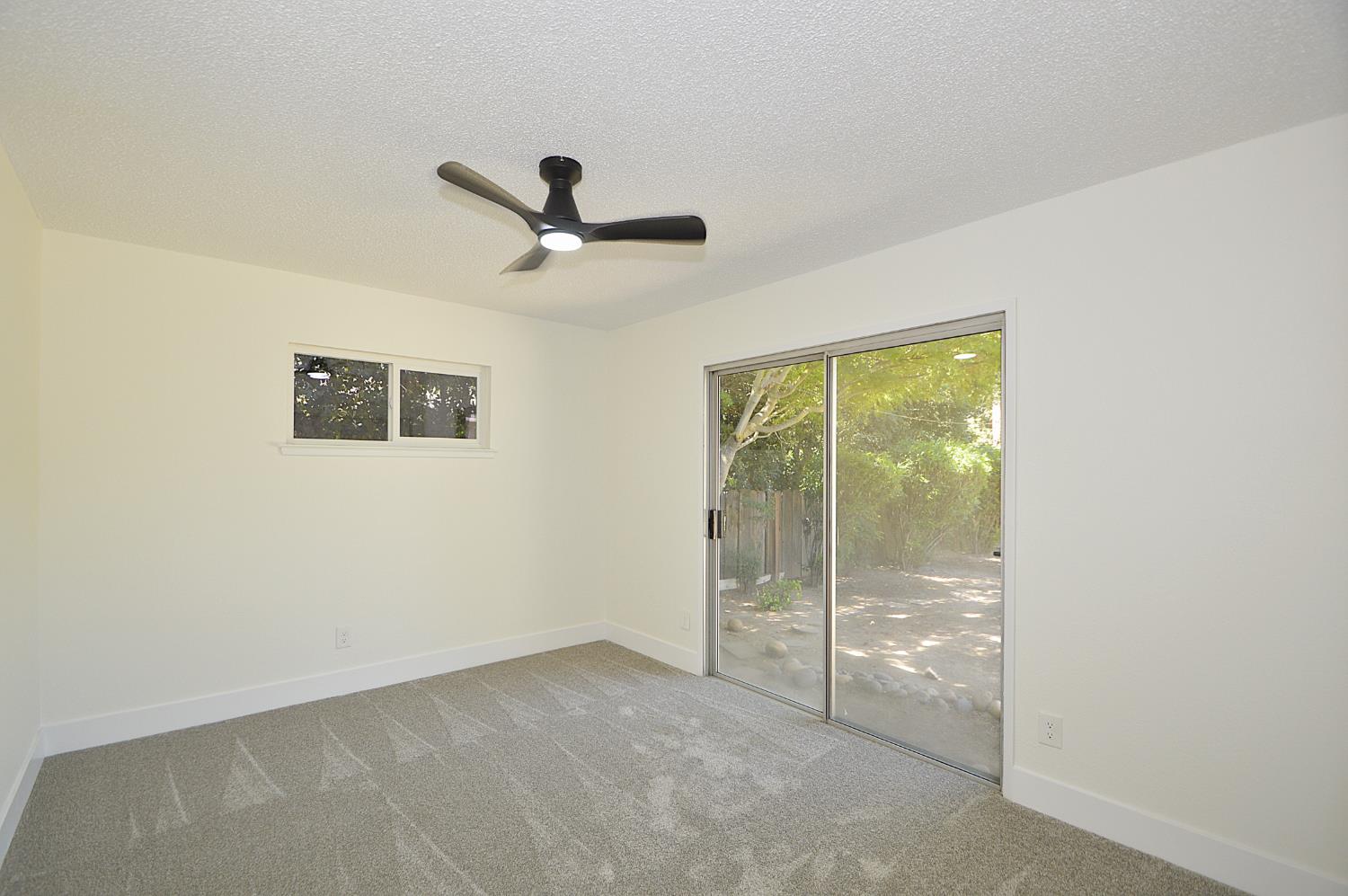 6039 N Maroa, Fresno, CA 93704