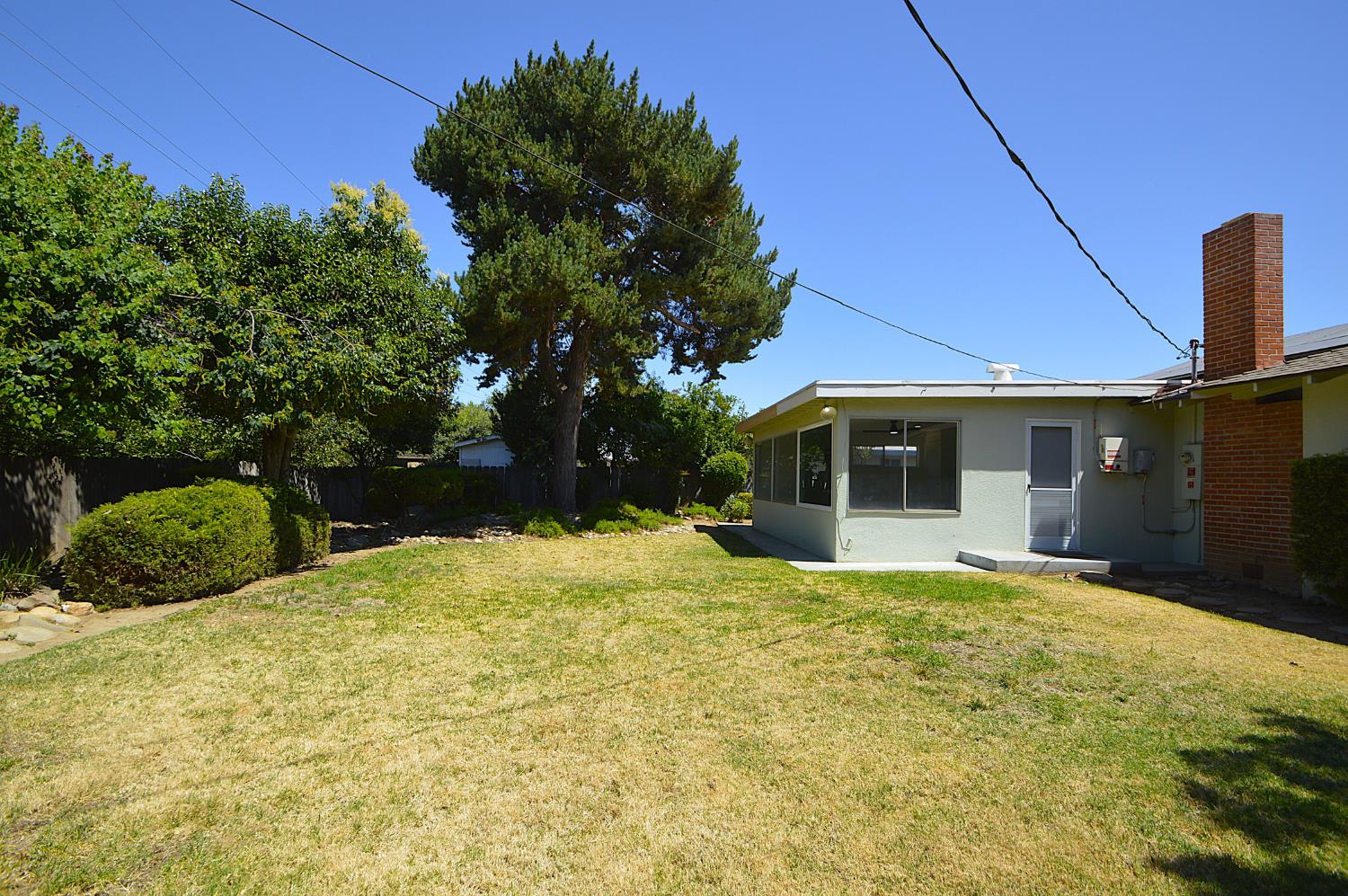 6039 N Maroa, Fresno, CA 93704