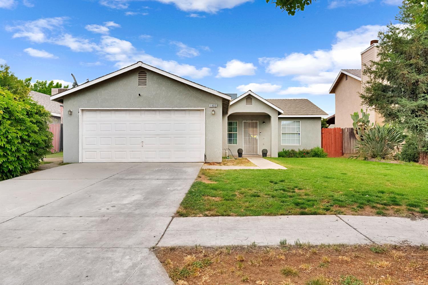 1402 N Bush Ave, Fresno, CA 93727