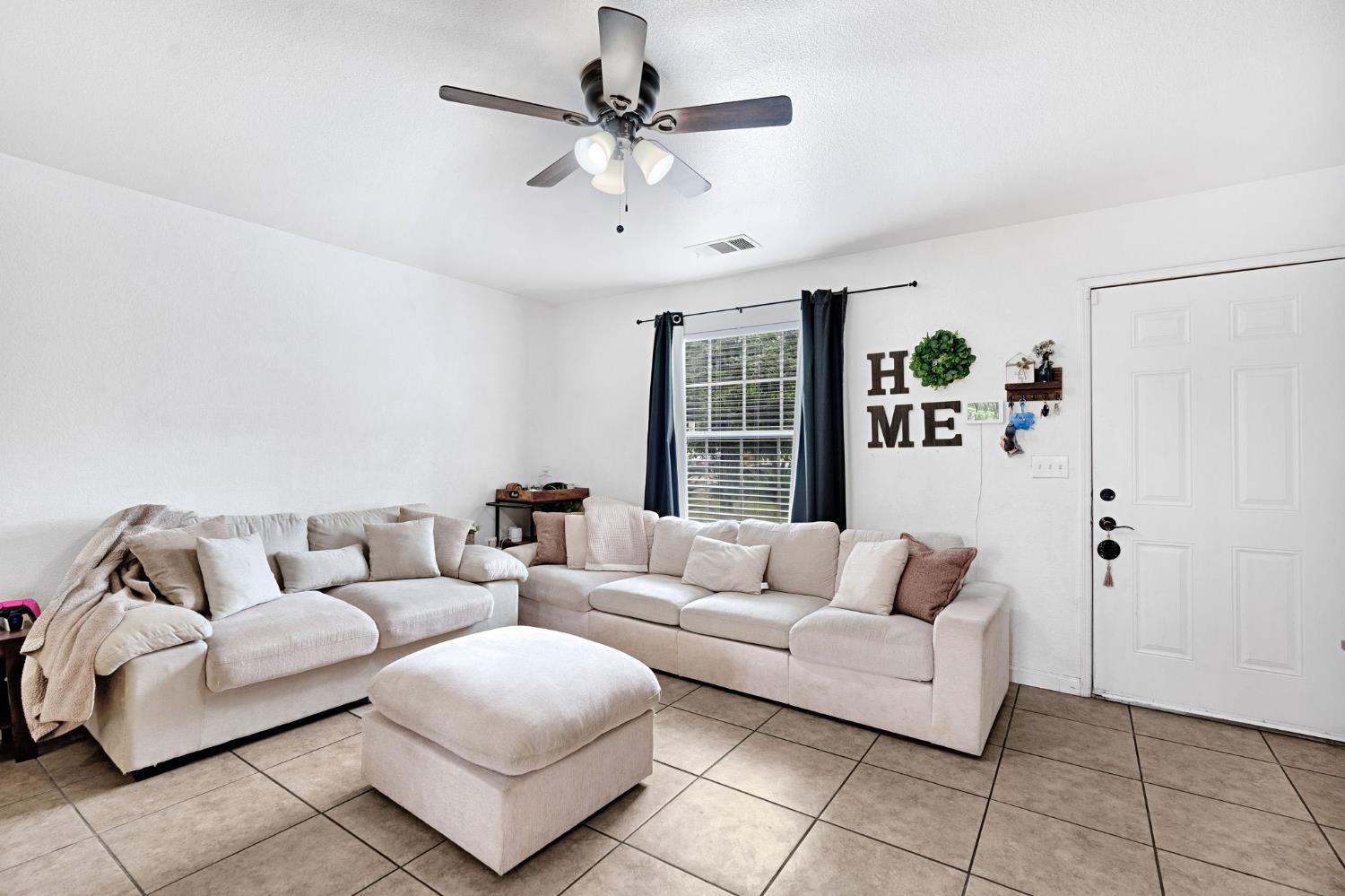 1402 N Bush Ave, Fresno, CA 93727