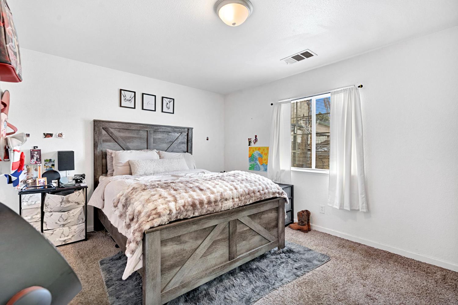 1402 N Bush Ave, Fresno, CA 93727
