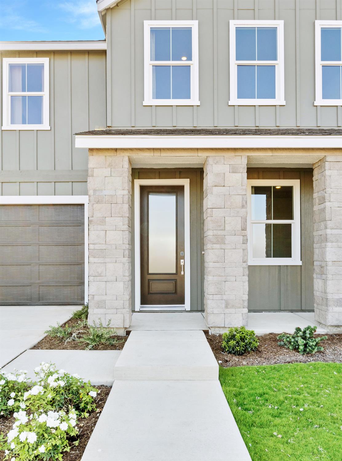 3423 N Mcarthur Ave, Fresno, CA 93727