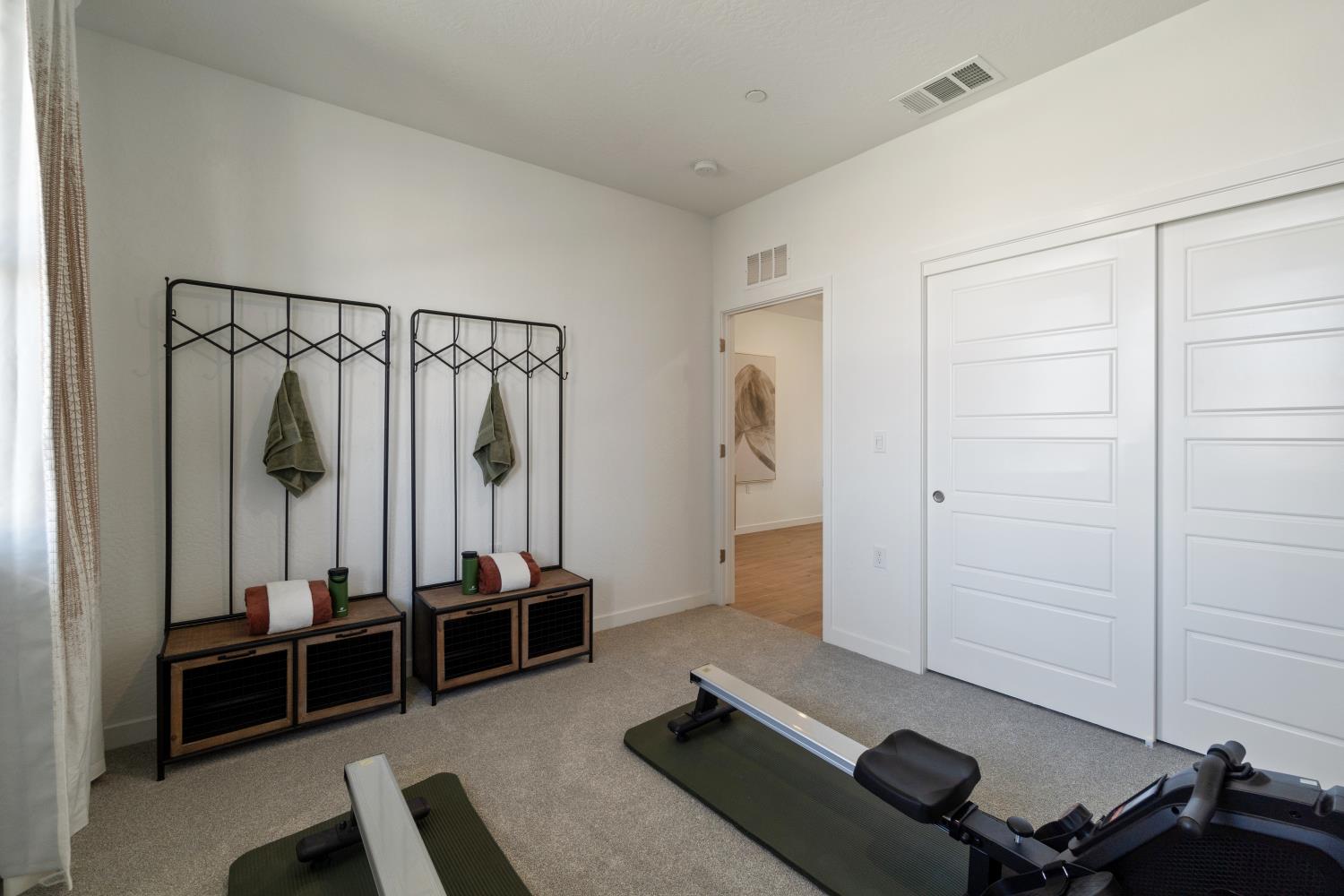 3423 N Mcarthur Ave, Fresno, CA 93727