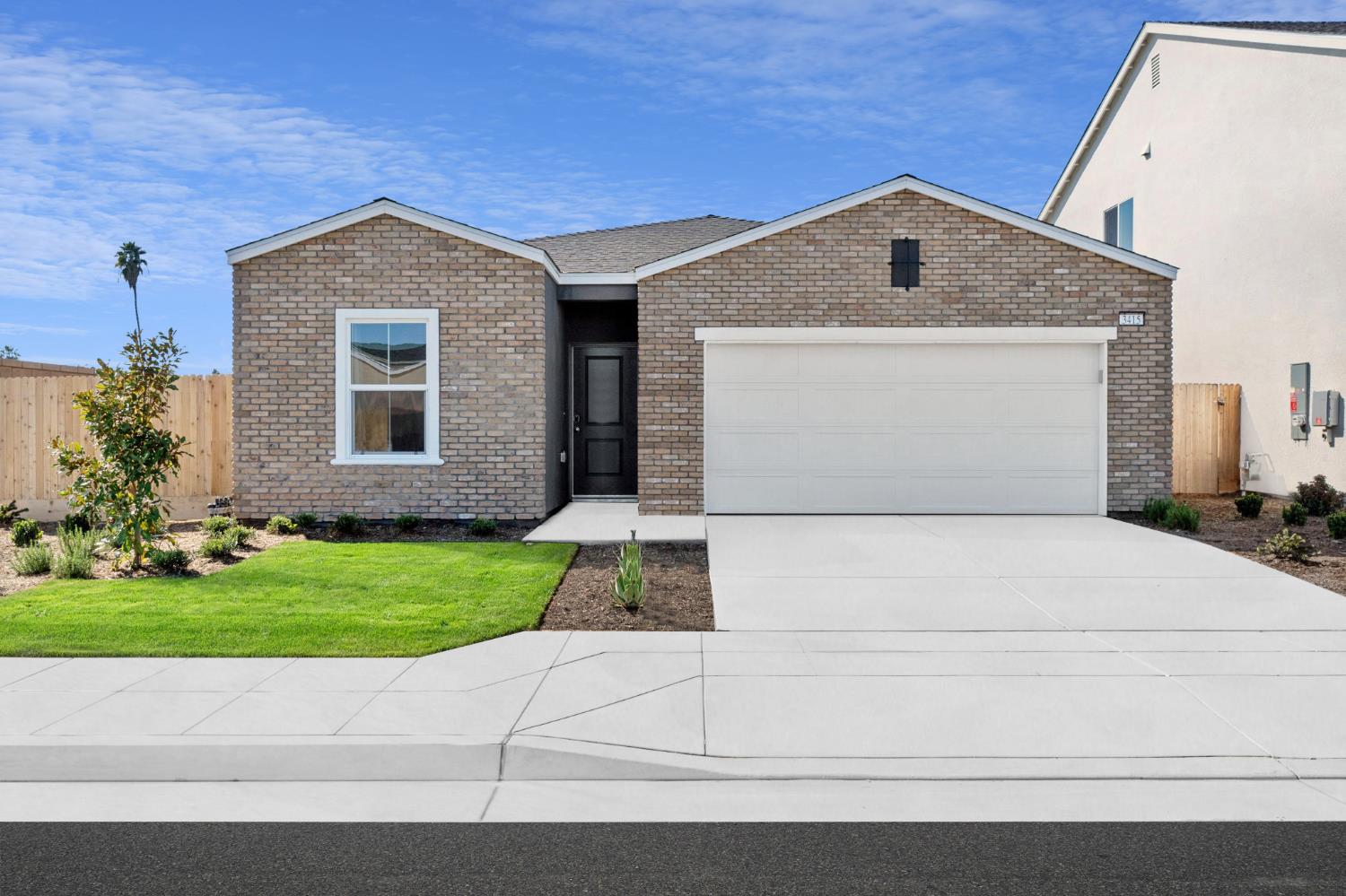 3415 N Mcarthur Ave, Fresno, CA 93727