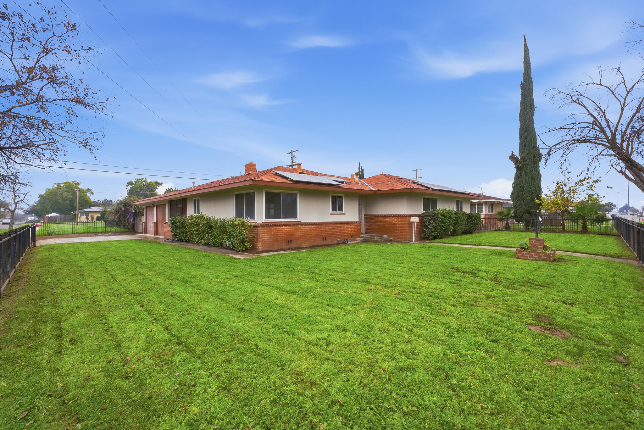 2746 N Cedar Ave, Fresno, CA 93703