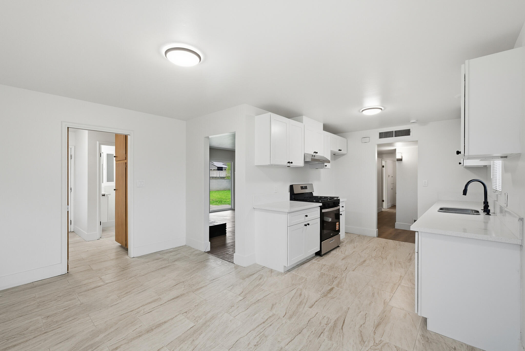 2746 N Cedar Ave, Fresno, CA 93703