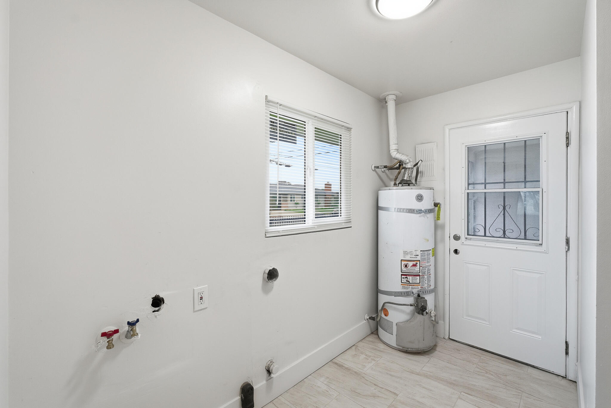 2746 N Cedar Ave, Fresno, CA 93703