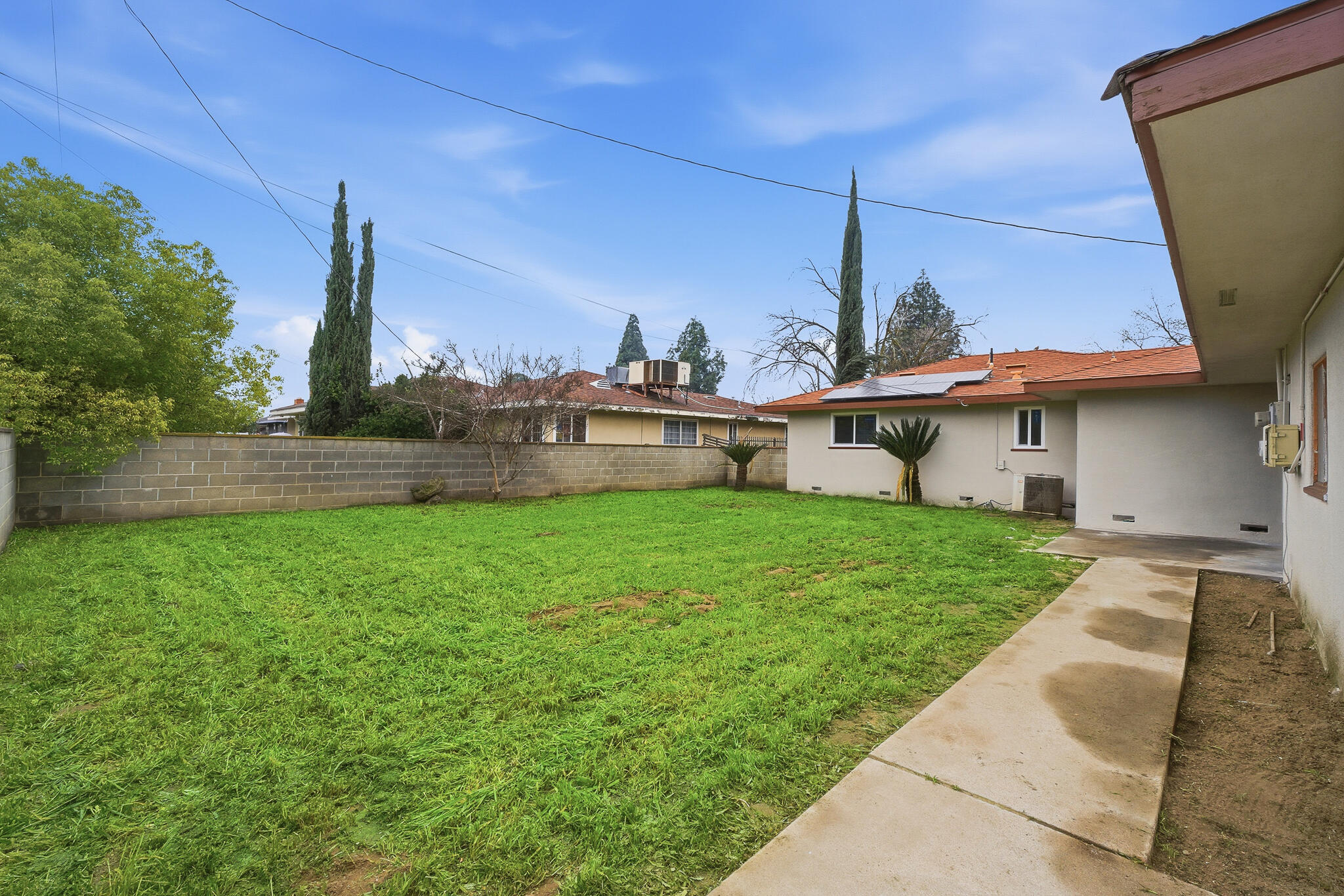 2746 N Cedar Ave, Fresno, CA 93703